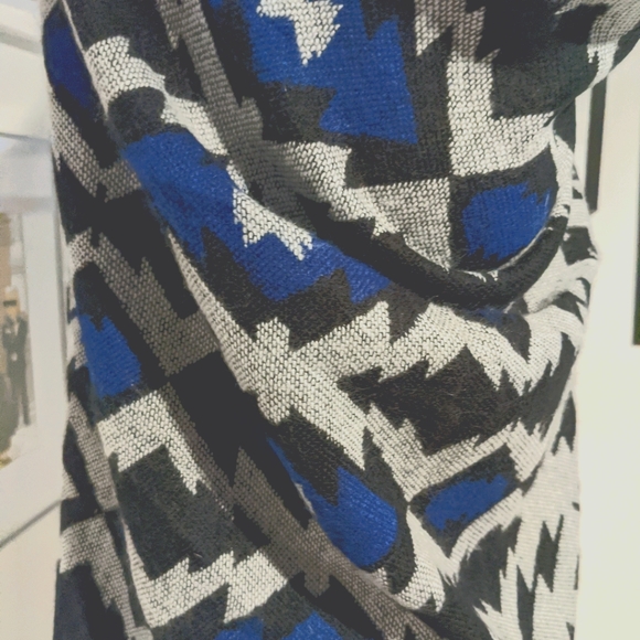 Large blanket scarf - Picture 2 of 2